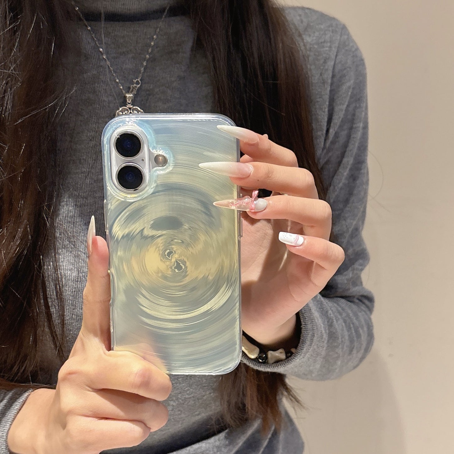 iPhone 17 Air 16 15 14 13 Pro Max スマホケース 高級感のあるミントグリーンの渦巻き模様のスマホケース