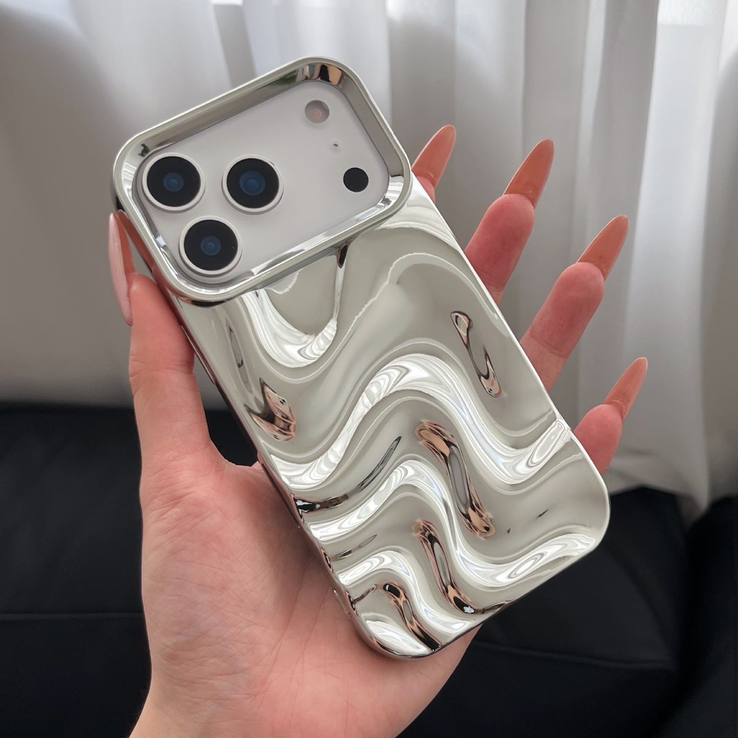 iPhone 17 16 15 14 13 Pro Max スマホケース 高級電気メッキシルバー立体水波模様携帯ケース