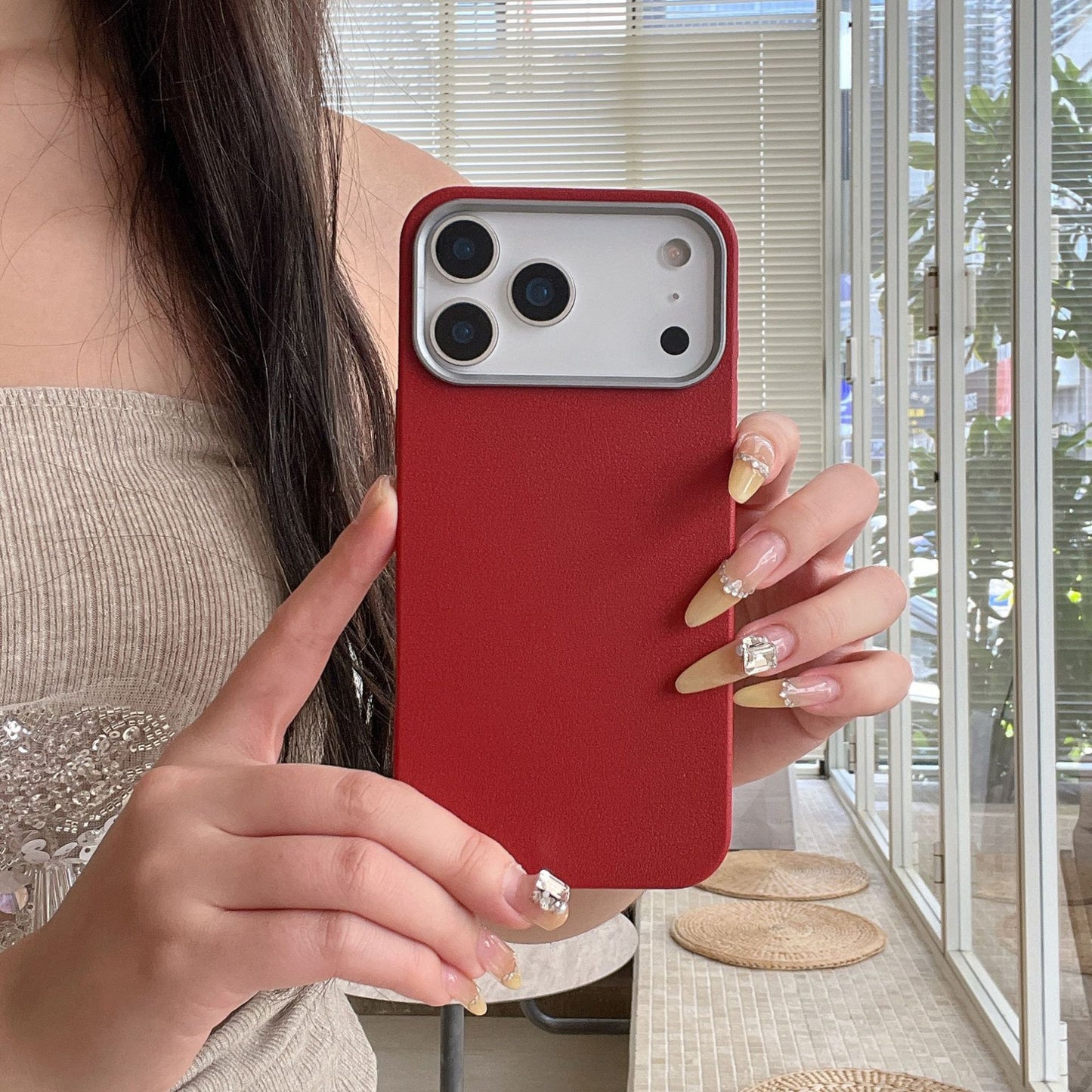 iPhone 16 15 14 Pro Max スマホケース 無地のシンプルなレザーの質感のソフトシリコン製携帯ケース