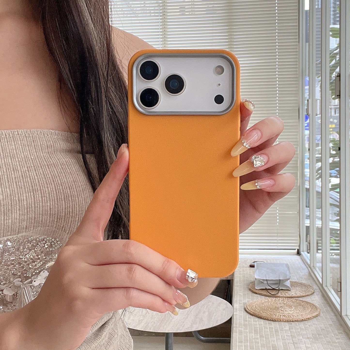 iPhone 16 15 14 Pro Max スマホケース 無地のシンプルなレザーの質感のソフトシリコン製携帯ケース
